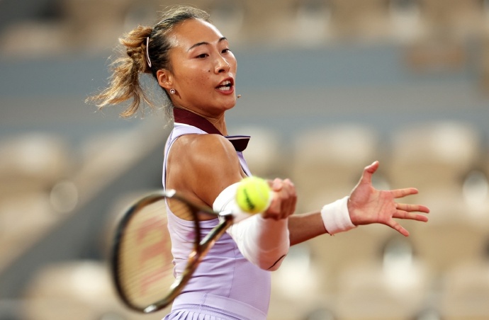 半岛体育官网-🎾法网女单第二轮：郑钦文2-0战胜阿兰戈，顺利晋级32强