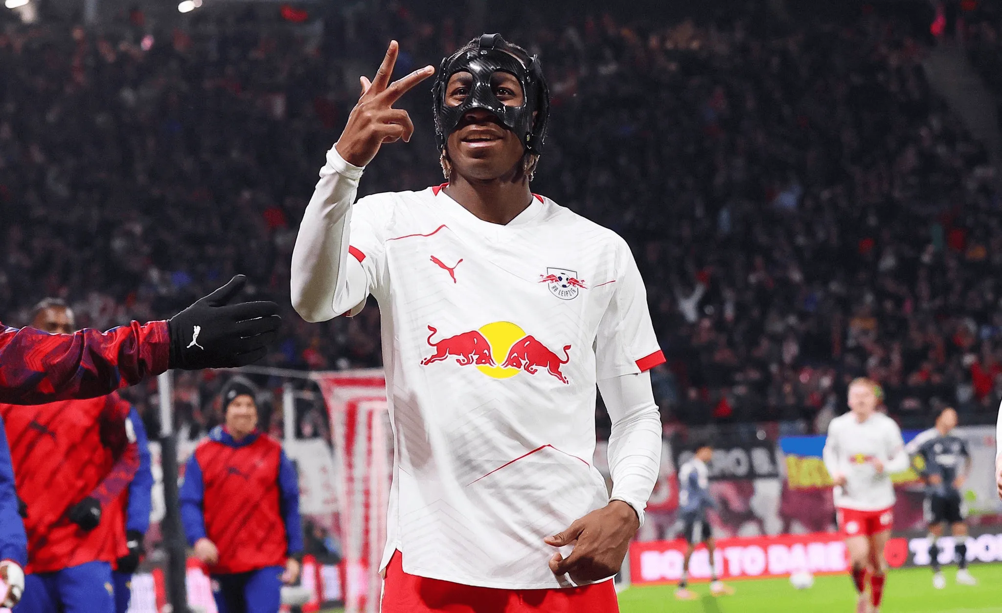 半岛体育网址-罗马诺：巴萨加入莱比锡边锋迪奥曼德争夺，与曼联拜仁竞争