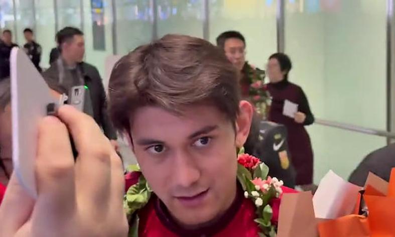 半岛体育APP-莱切特周定洋再聚首，新鹏城升级2.0！深蓉大变脸 戴伟浚点太背了